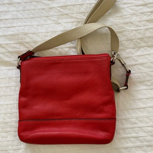 COACH - Park Leather Swingpack Crossbody in Vermillion Red - Picture 2 of 6